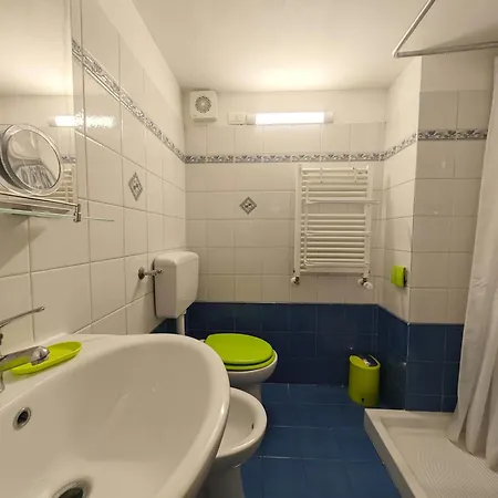 Hostdomus - La Ninfea Apartman
