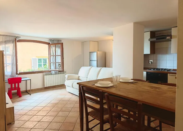 公寓 Hostdomus - La Ninfea 阿拉西奥